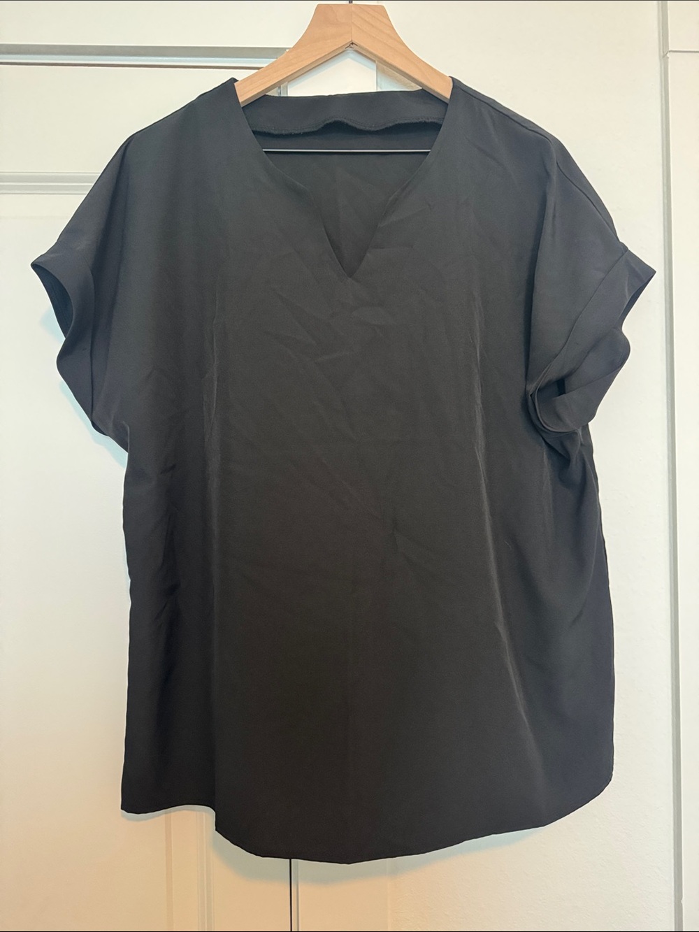 Women's Black V-Neck Short Sleeve Top